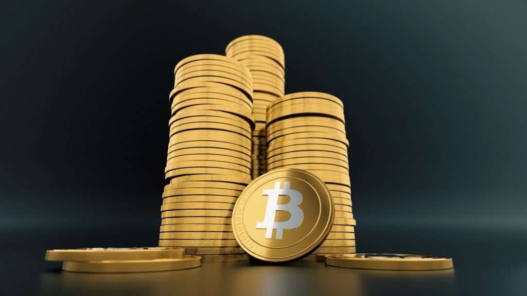 Bitcoin Outshines Gold for First Time Since June