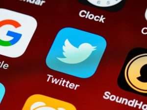 Elon Musk Offers to Buy Twitter